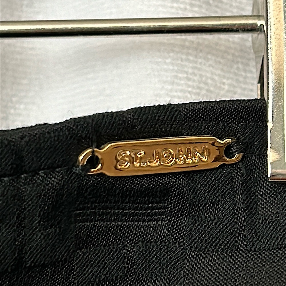 St. John NWT Elegant Black Zippered Patterned Skirt **Size 6** 🌺🌺 - Picture 4 of 6